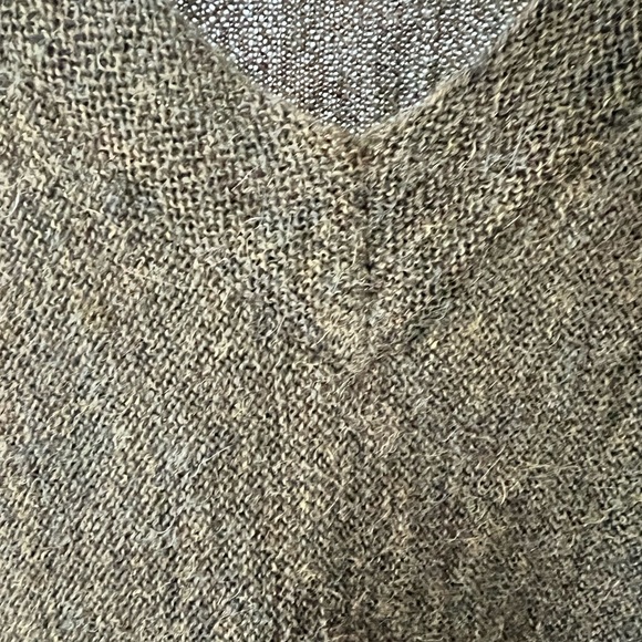 Peru Unlimited v neck 80% baby alpaca 20% wool men’s sweater. Size L - Picture 3 of 6